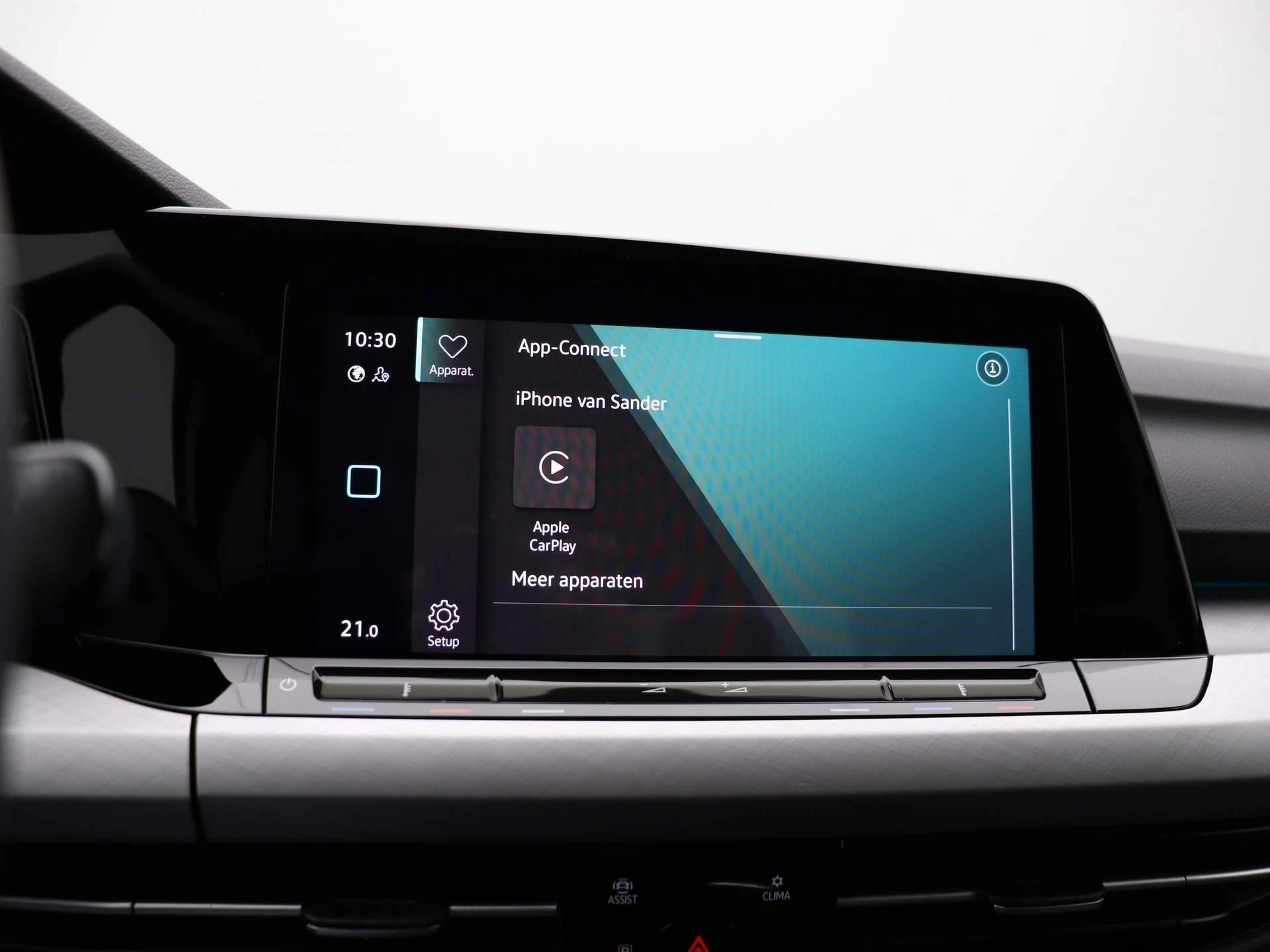 Volkswagen-Golf-image-28