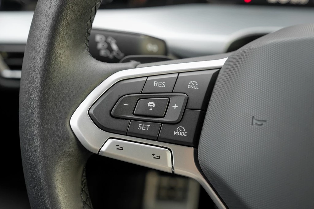 Volkswagen Golf 1.5 eTSI DSG Goal Plus AHK, RFK, ACC, LED-Plus, SHZ, Climatronic