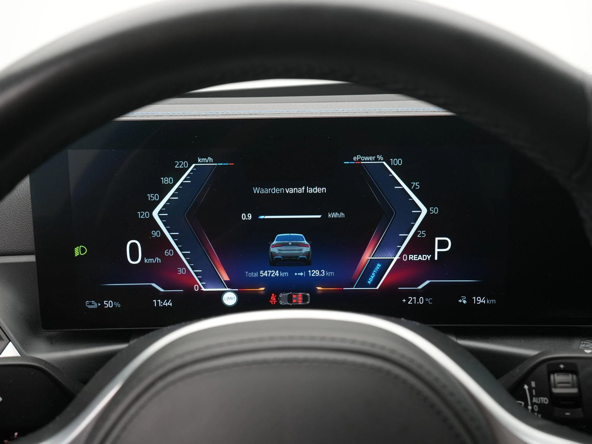 BMW-i4-image-10