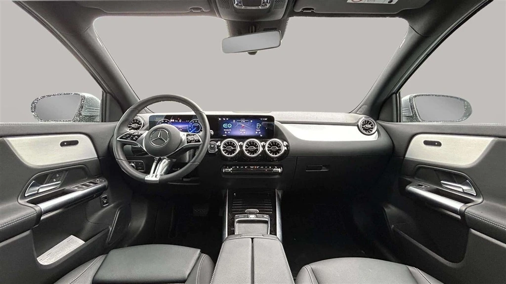 Mercedes-Benz-EQA-image-12