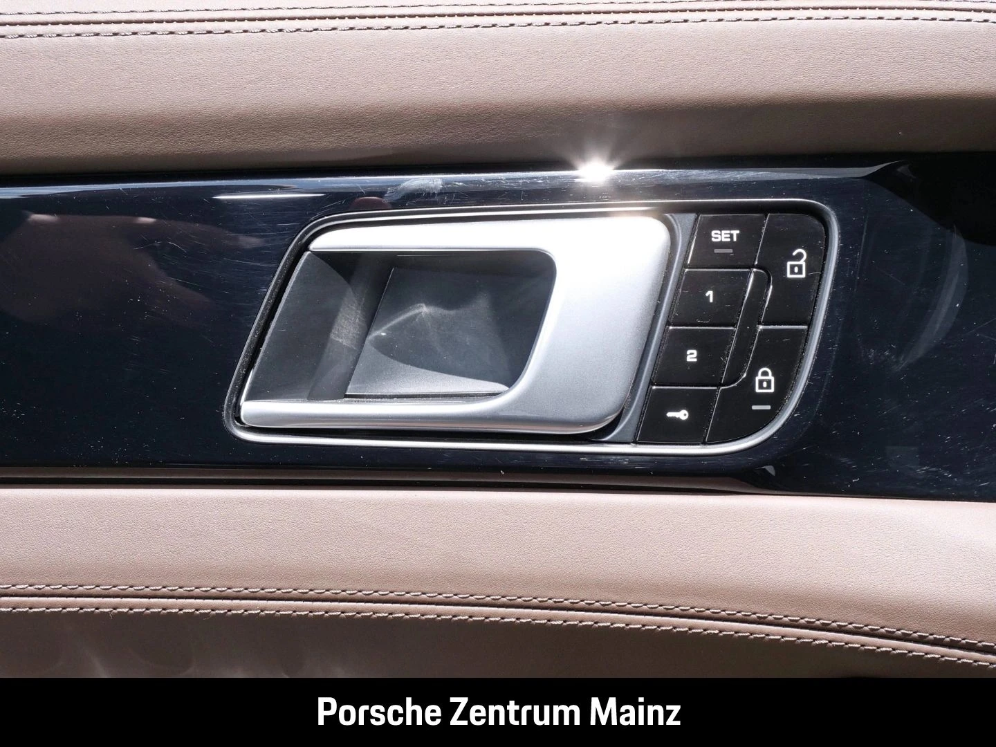 Porsche Panamera 4S E-Hybrid Sport Turismo Soft-Close -