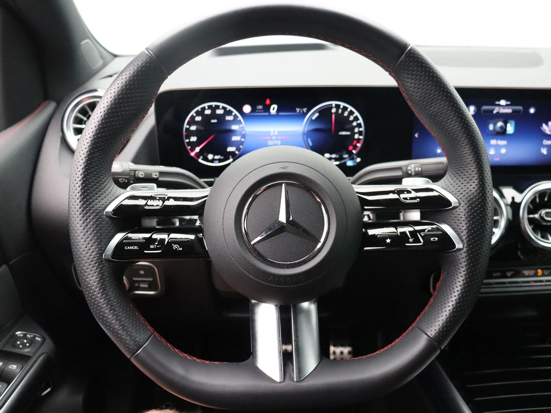 Mercedes-Benz-Classe B-image-16