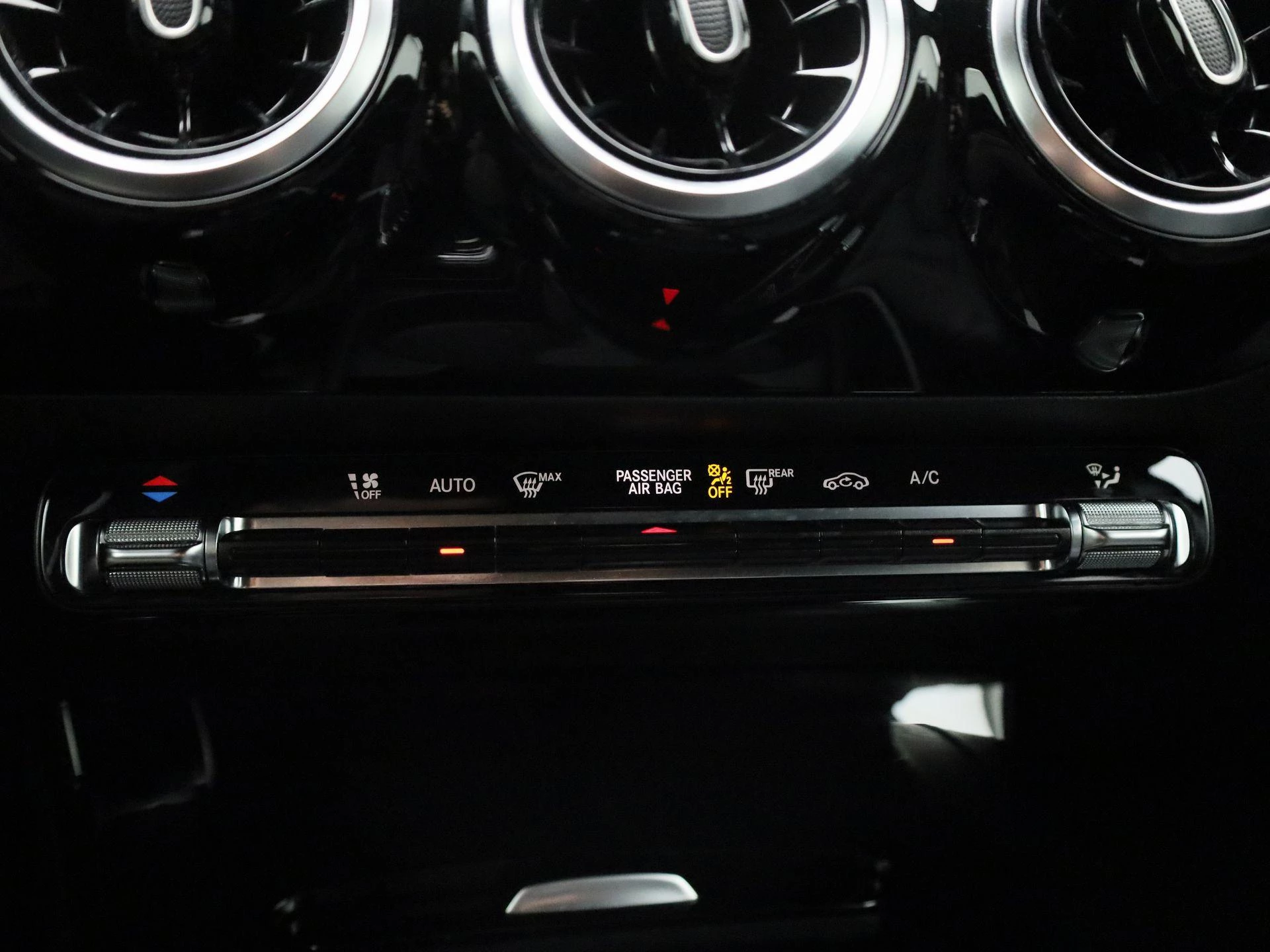 Mercedes-Benz-A-Klasse-image-16