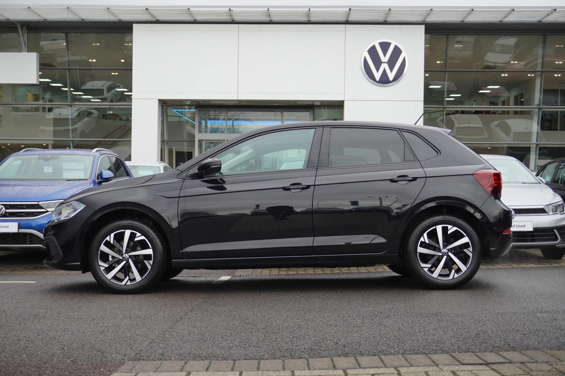 Volkswagen-Polo-image-14