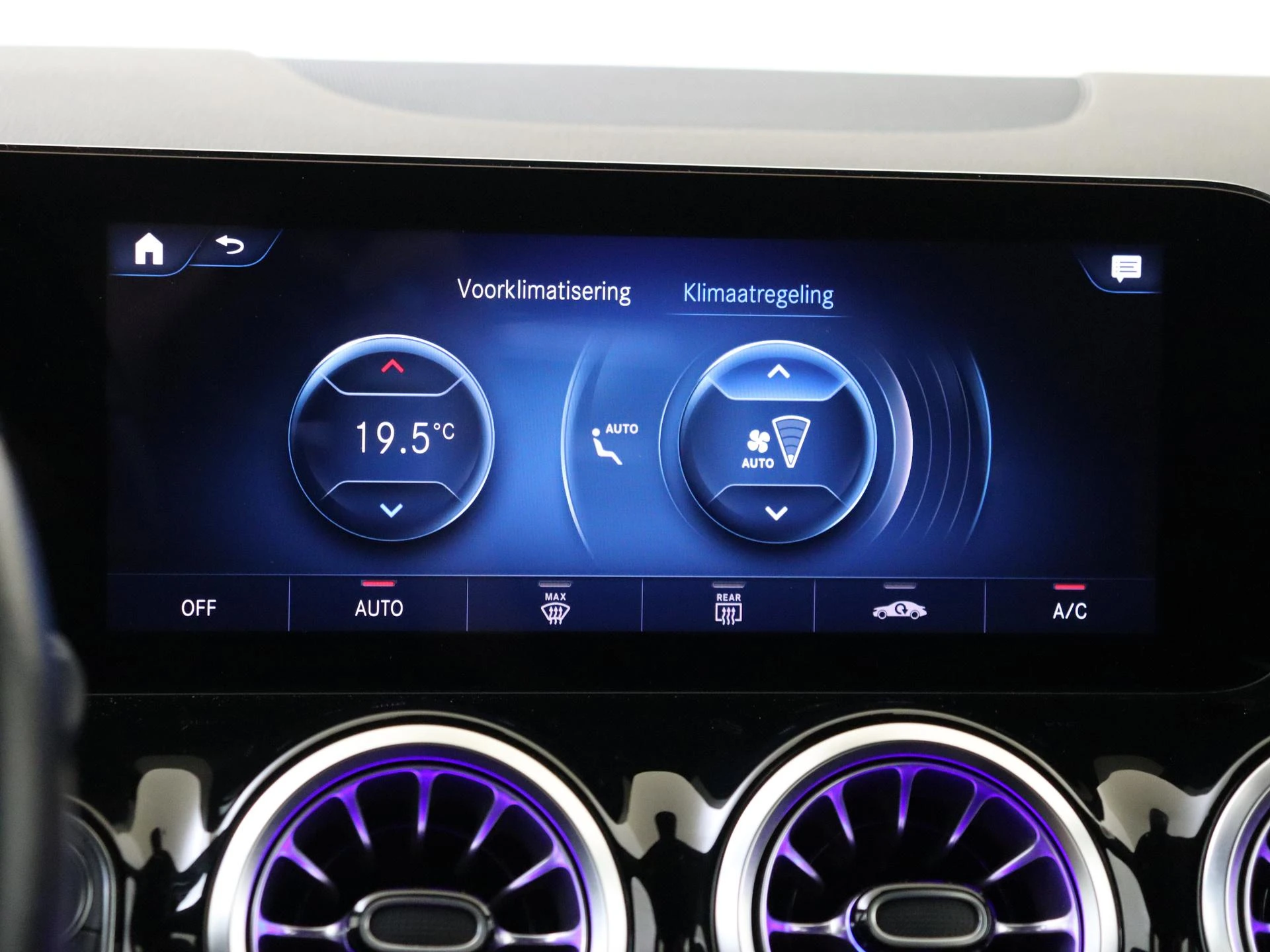 Mercedes-Benz-EQA-image-18