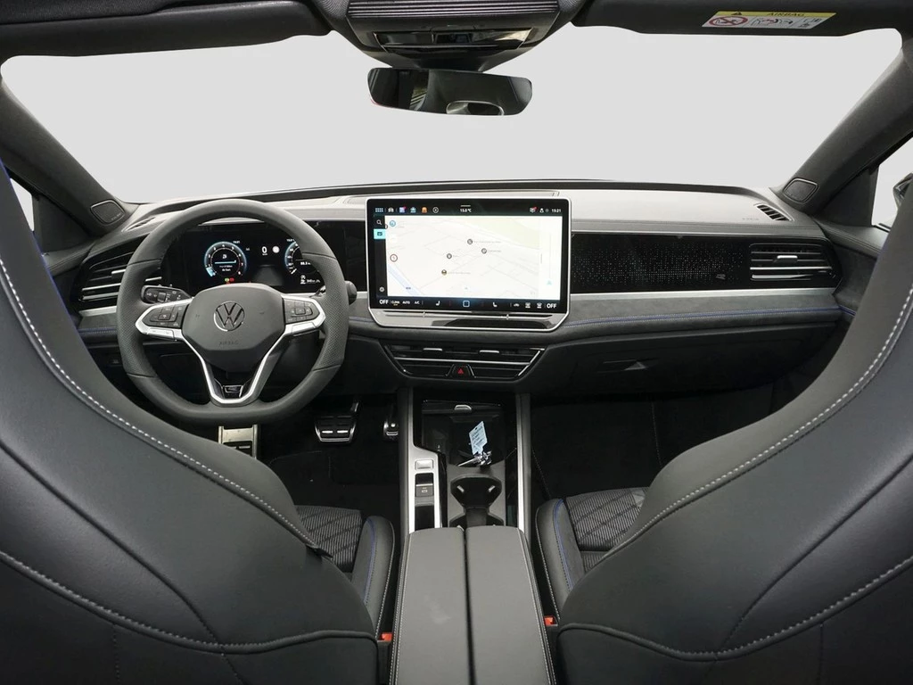 Volkswagen-Passat-image-10