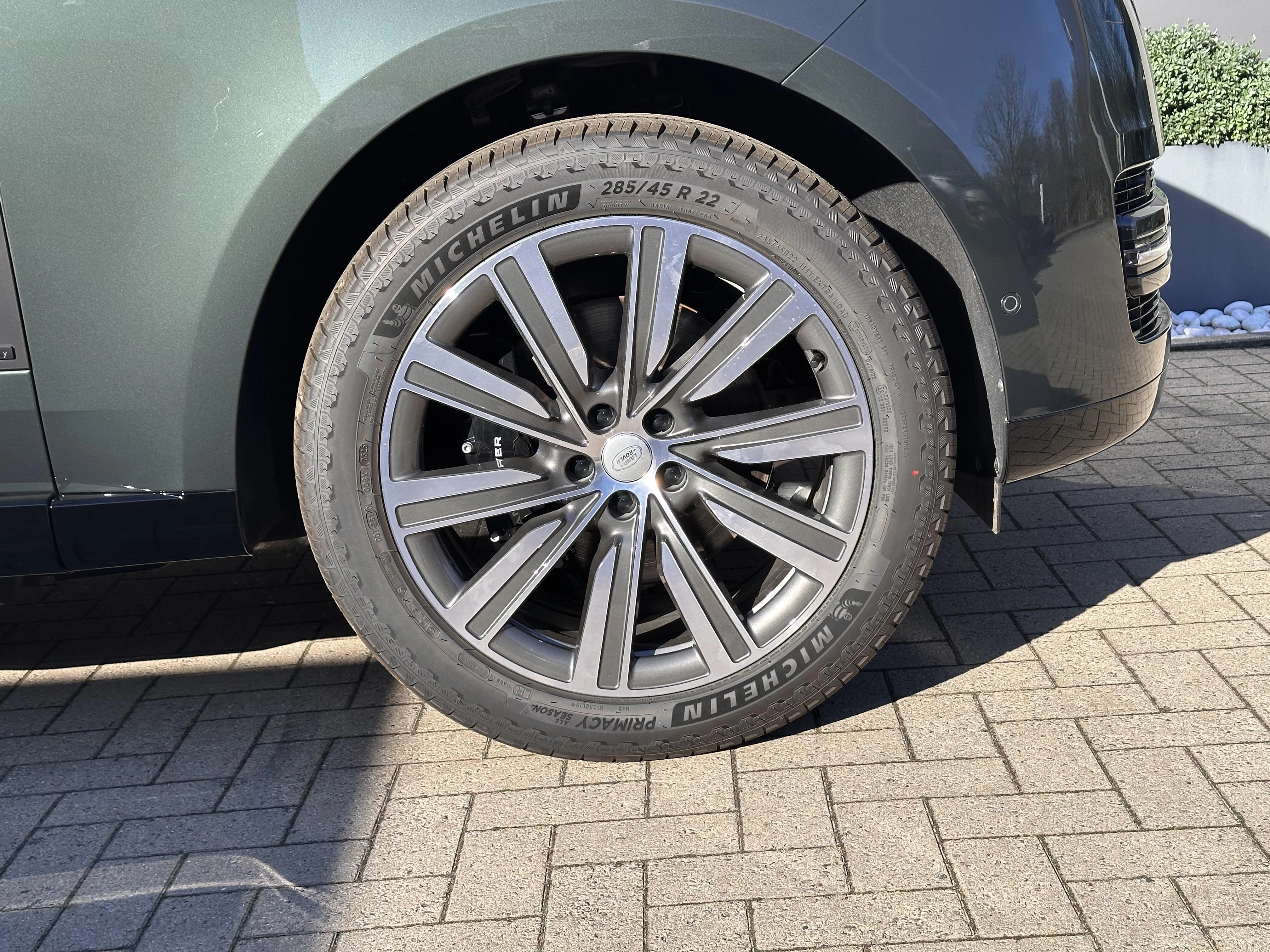 Land Rover-Range Rover-image-32