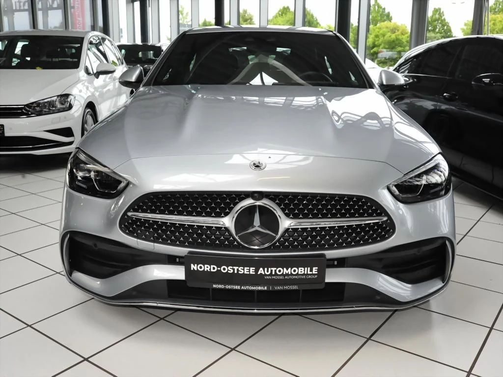 Mercedes-Benz-C-Klasse 300-image-3