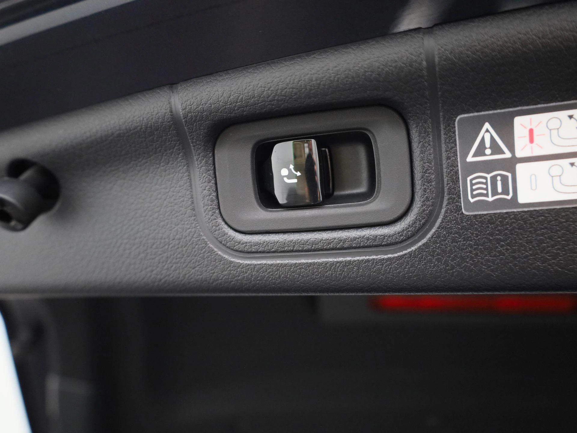 Mercedes-Benz-C-Klasse-image-15