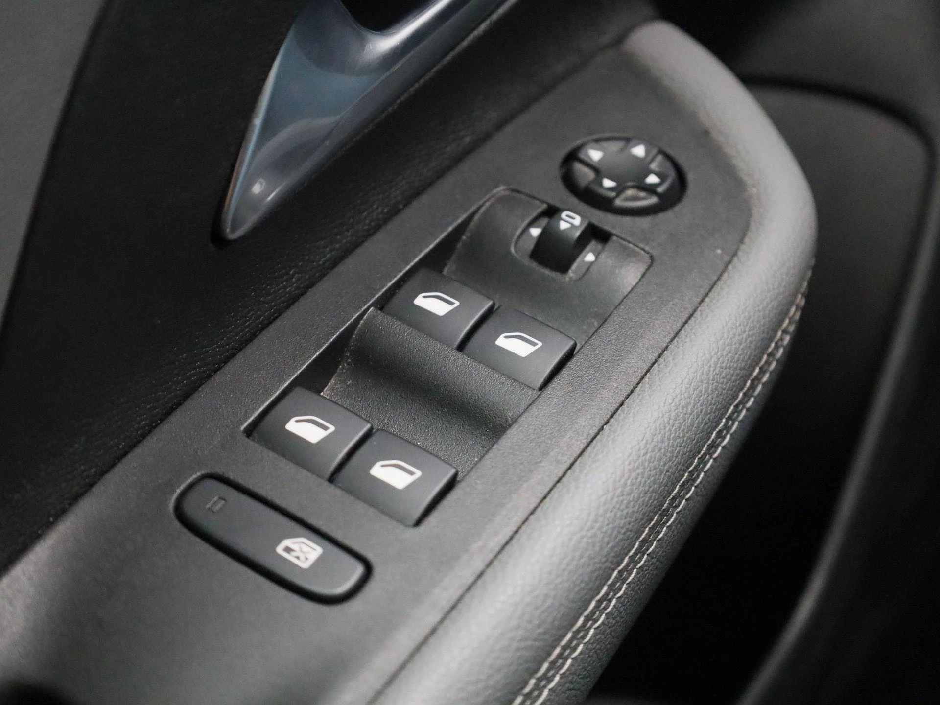 Opel-Mokka-e-image-27