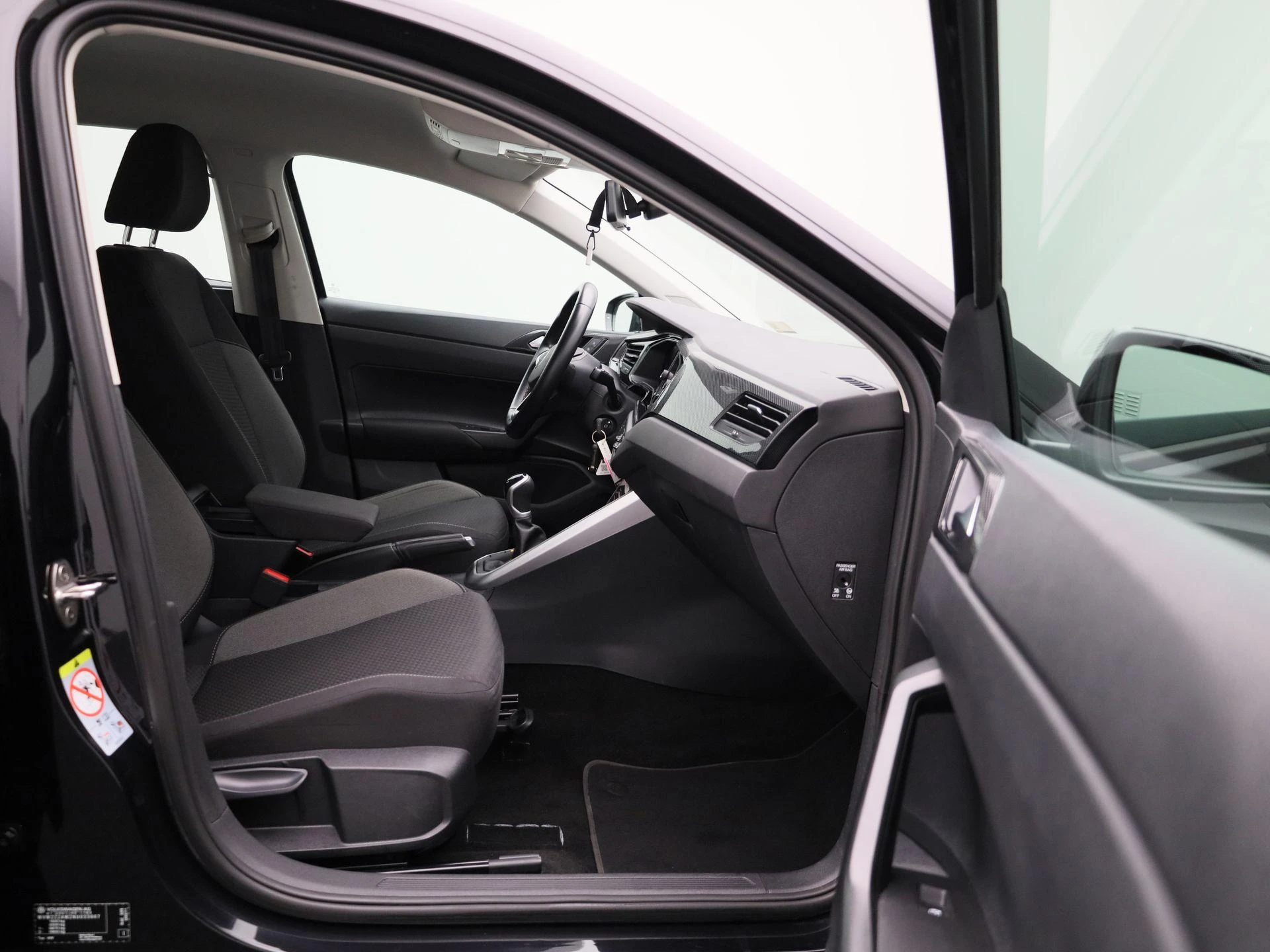 Volkswagen-Polo-image-33