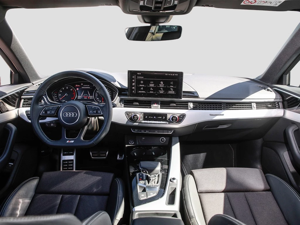 Audi A4 Avant 40 TFSI quattro S line Matrix Panorama