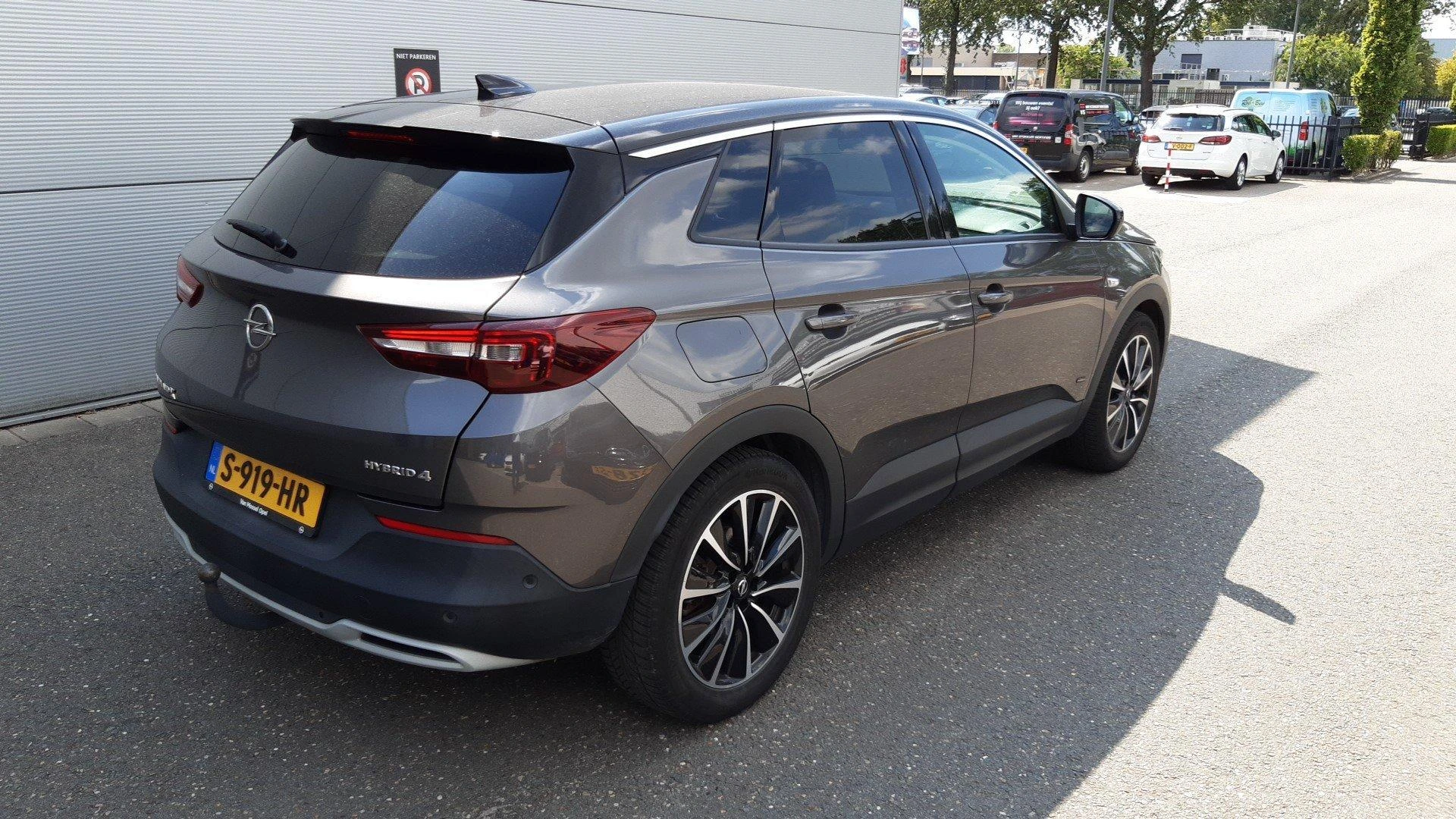 Opel-Grandland X-image-3