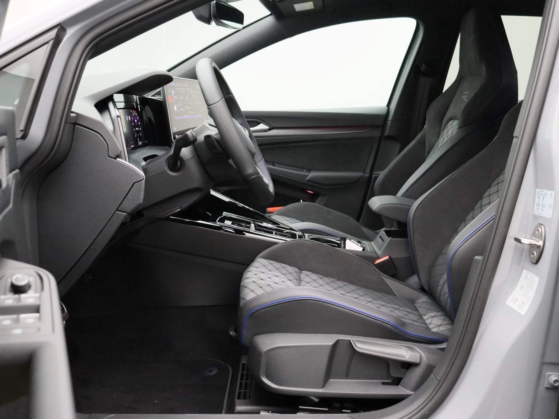 Volkswagen-Golf-image-10