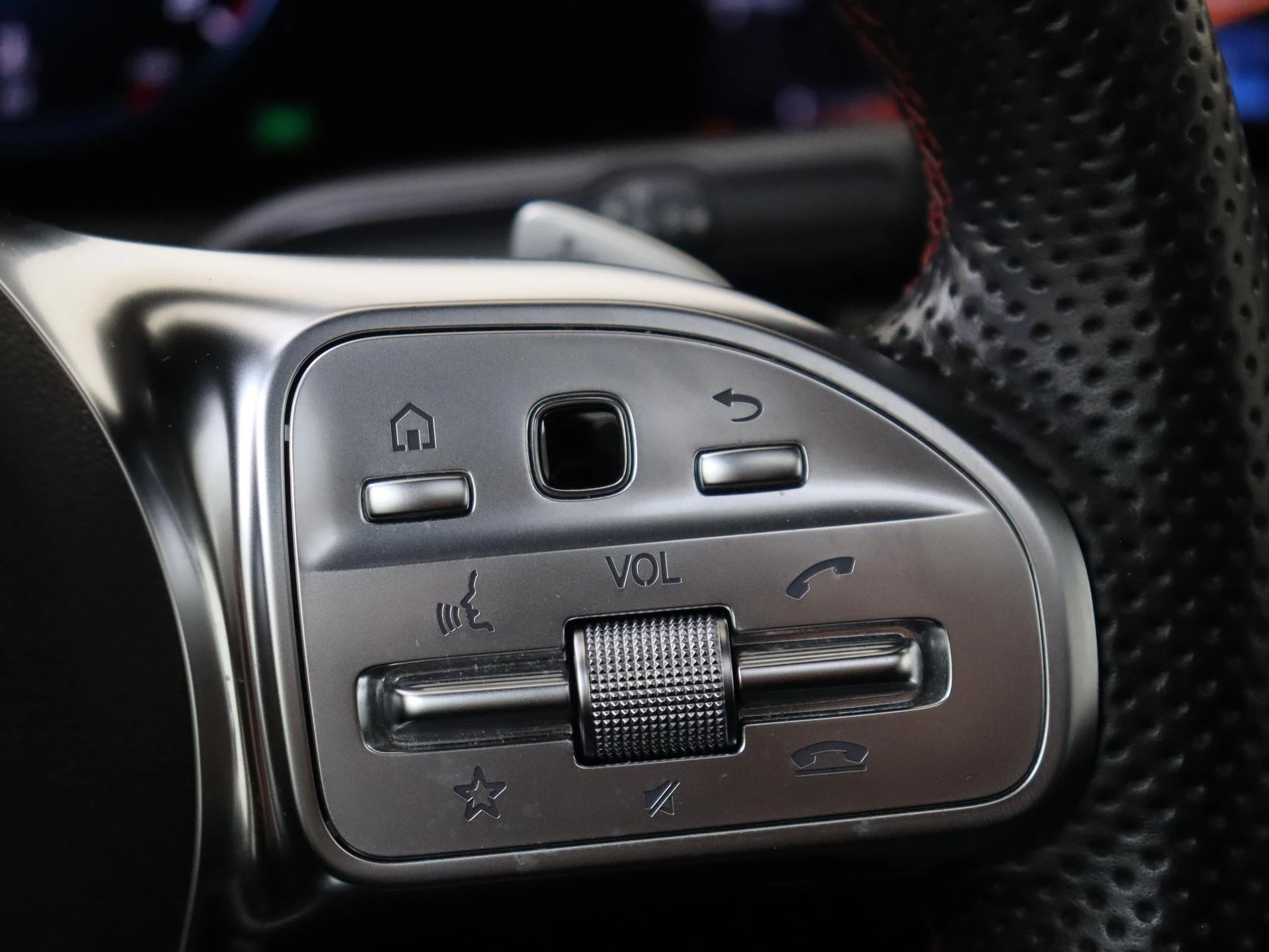 Mercedes-Benz-A-Klasse-image-13