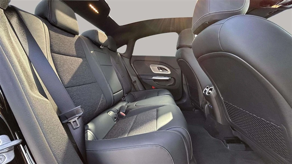 Mercedes-Benz-CLA-image-21