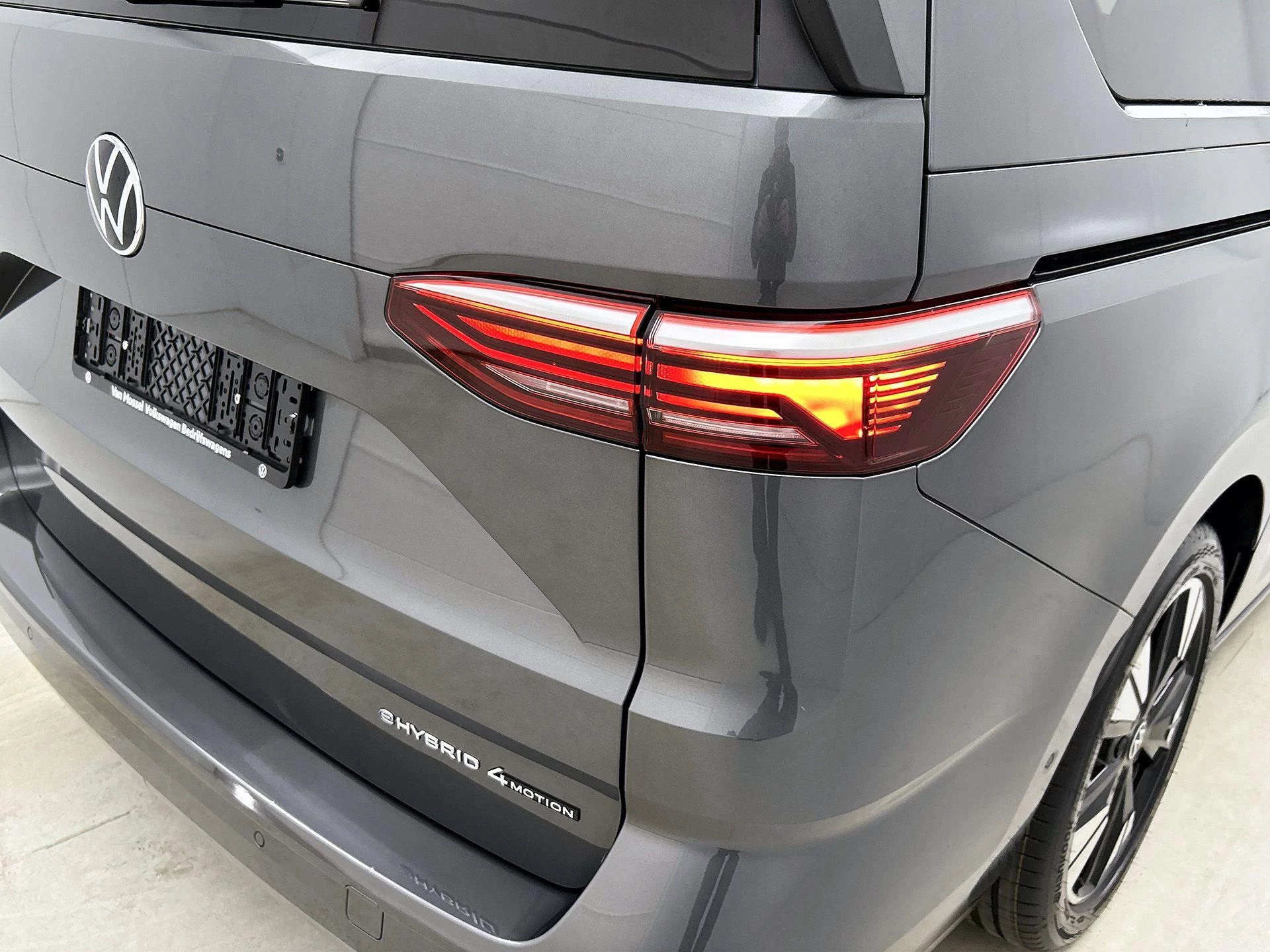 Volkswagen-Multivan-image-30