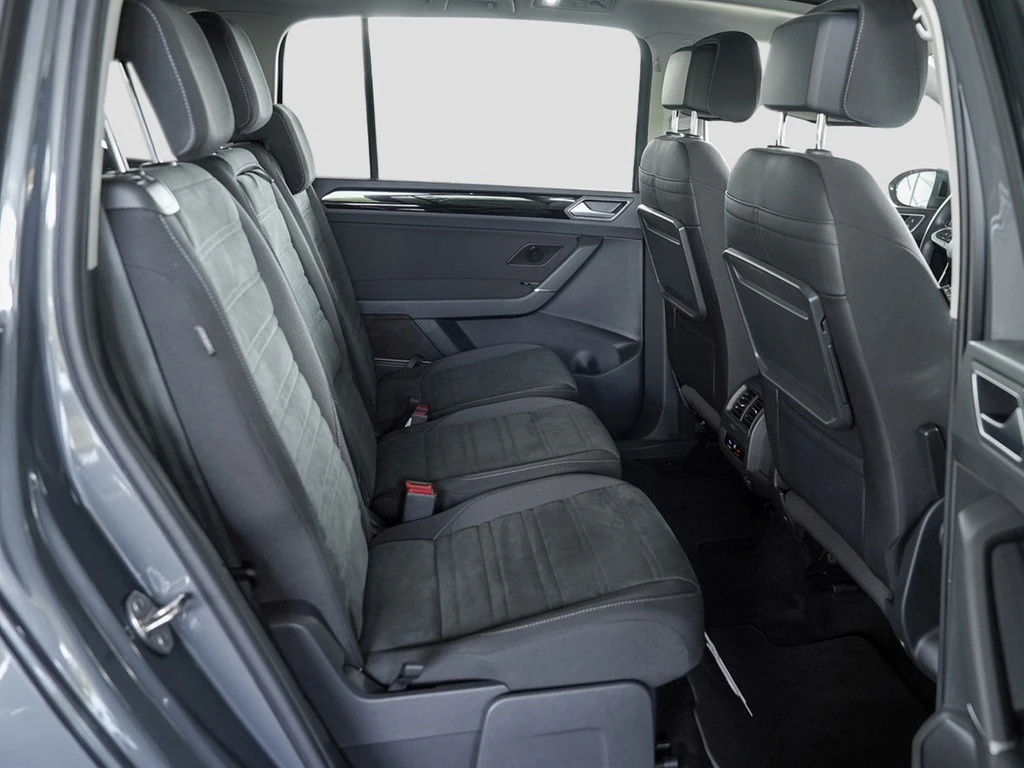 Volkswagen-Touran-image-9