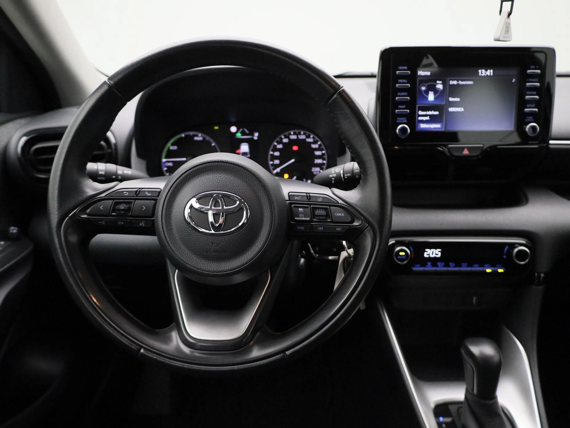 Toyota-Yaris-image-6