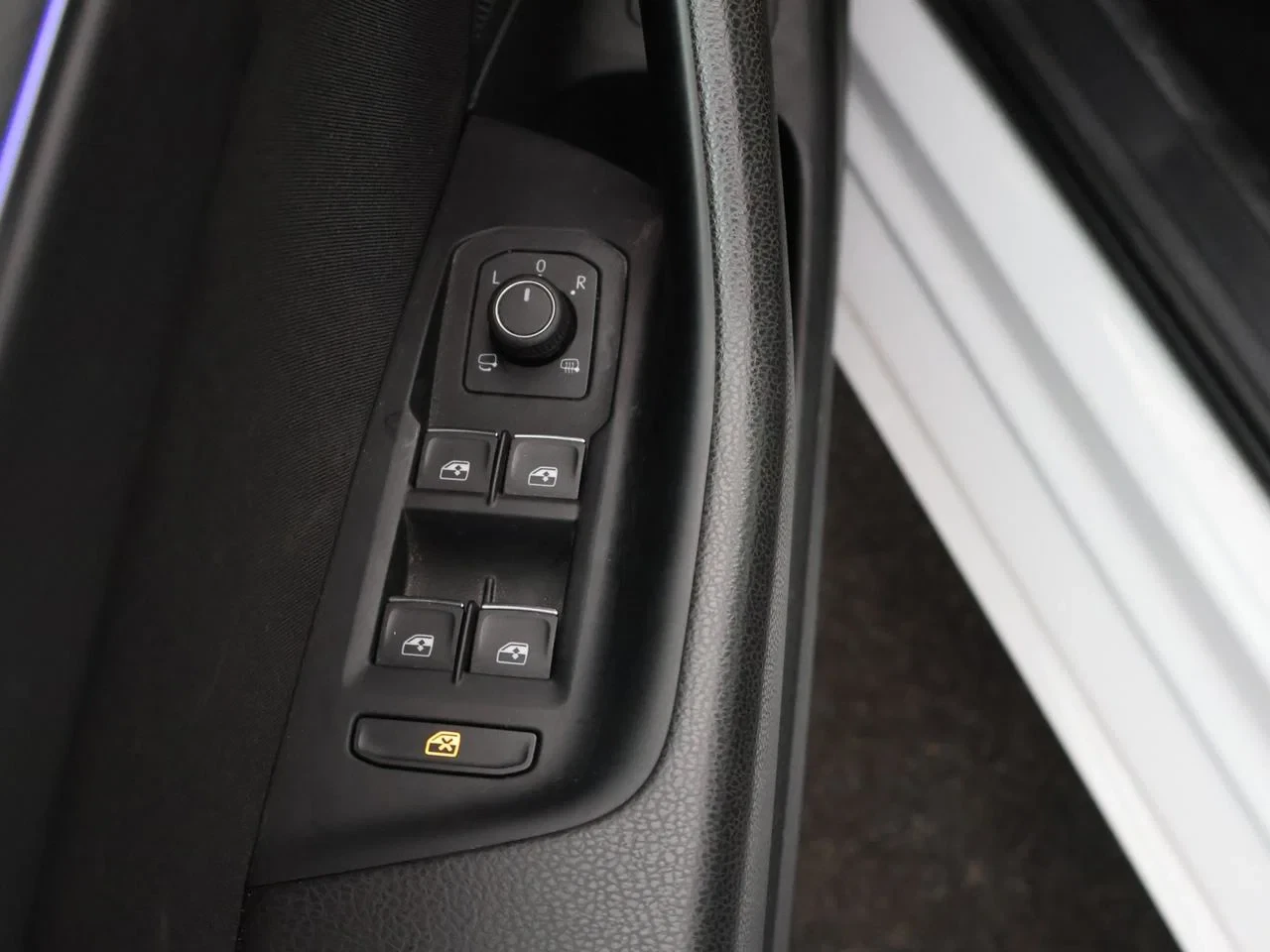 Volkswagen-Passat-image-20