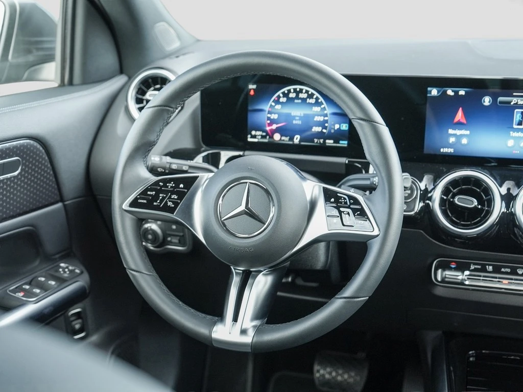 Mercedes-Benz-GLA-image-10
