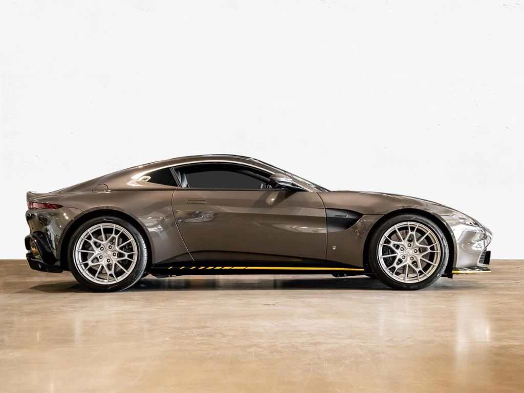 Aston Martin V8 Vantage Coupé 007 Edition 1 of 100