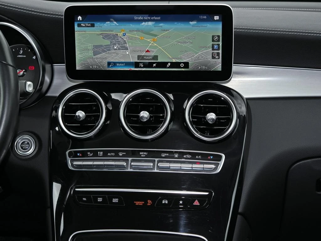 Mercedes-Benz-GLC 300 de-image-11