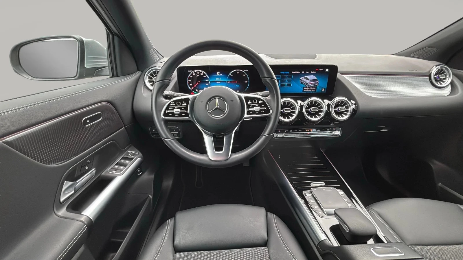 Mercedes-Benz-EQA-image-12