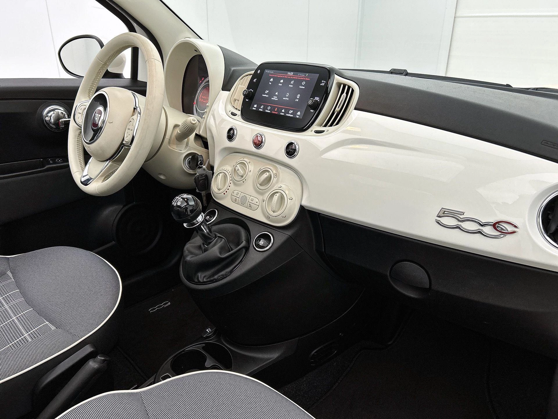 Fiat-500C-image-19