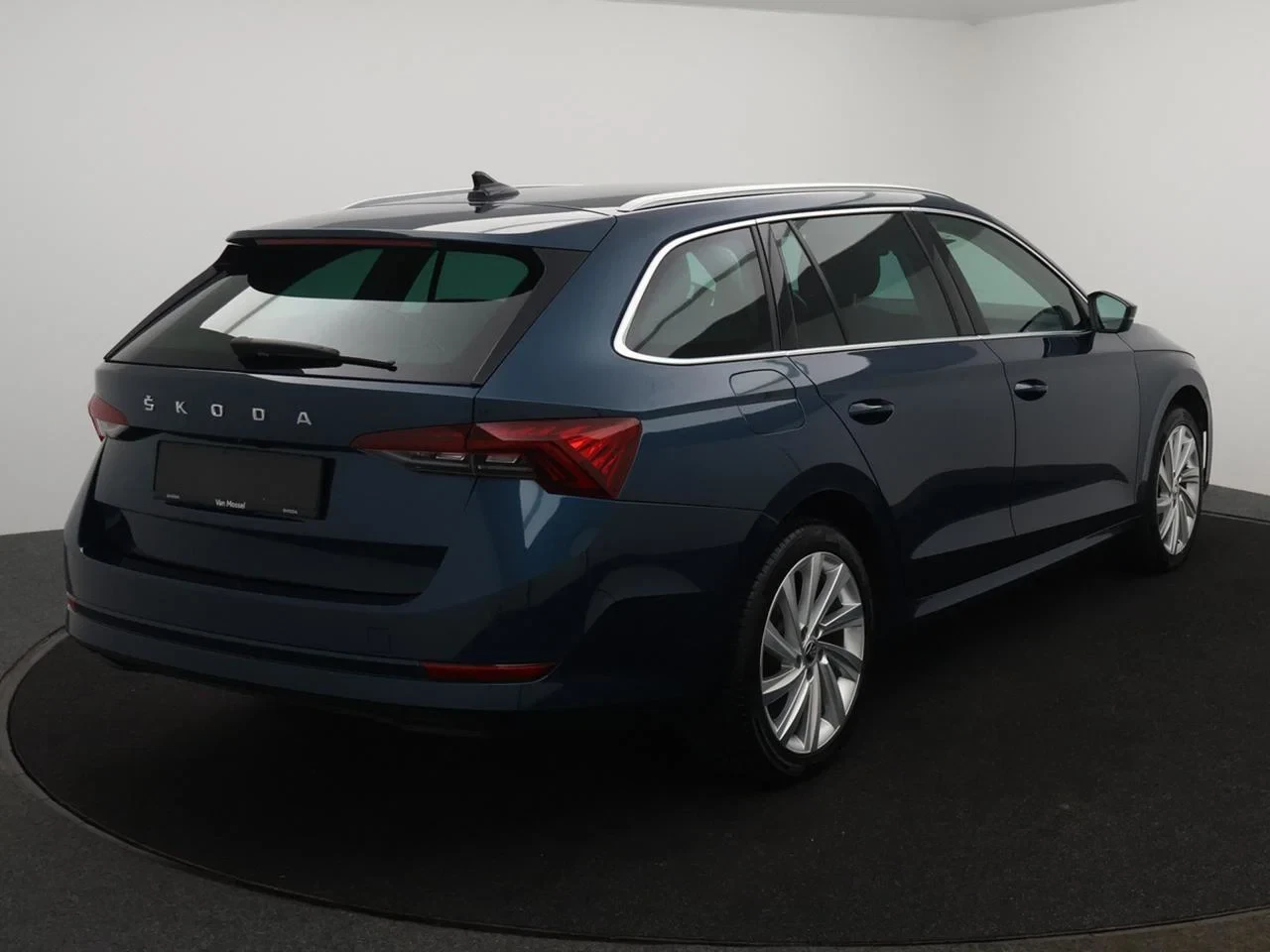 Škoda Octavia Combi PHEV Octavia iV Combi Clever+ 1,4TSI PHEV 204PK *AUTOMAAT*LEDER*CAMERA*VIRTUAL COCKPIT*NAVI*APP-CONNECT*CRUISE*...*