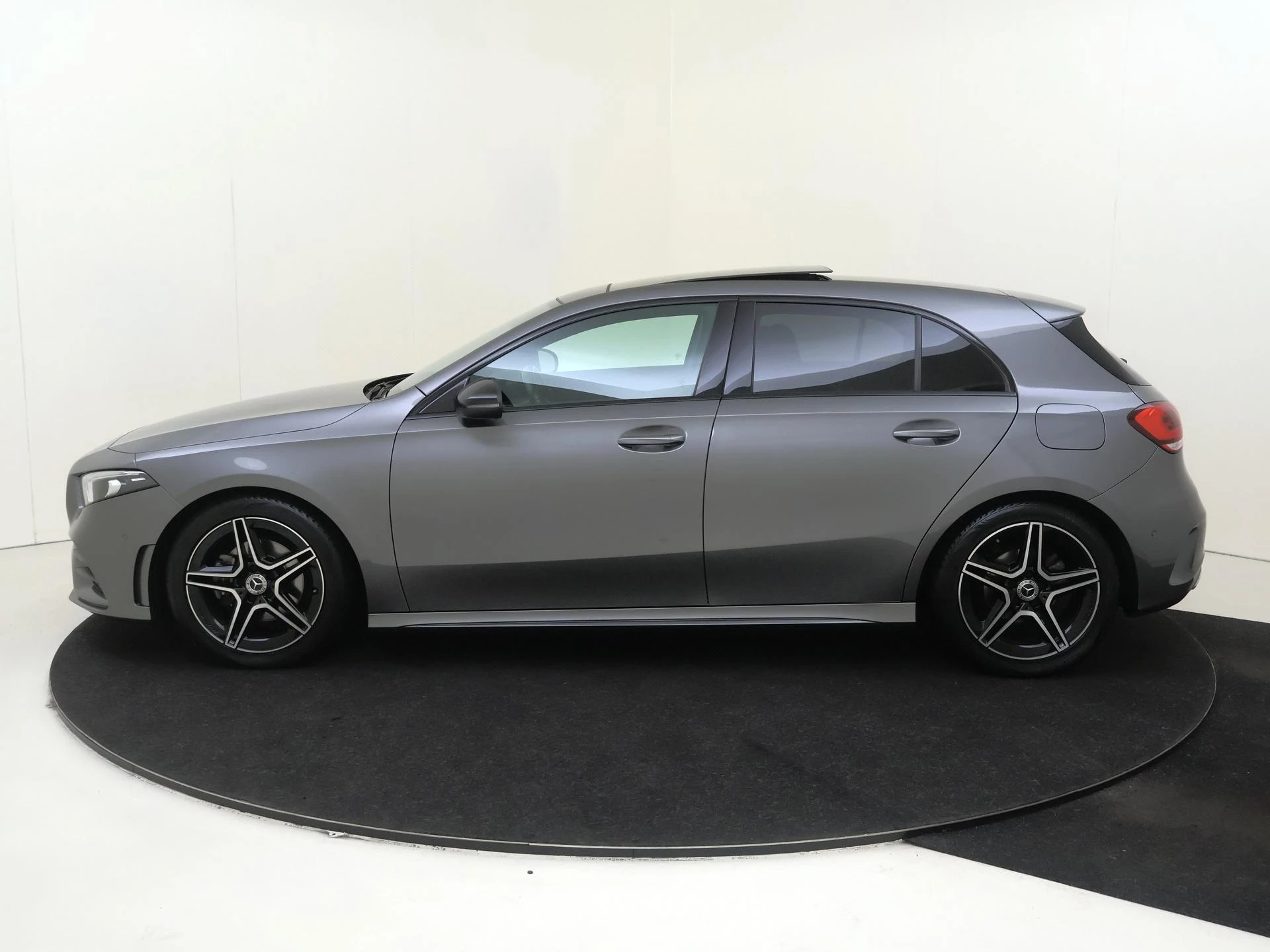Mercedes-Benz A-Klasse 180 Business Solution AMG