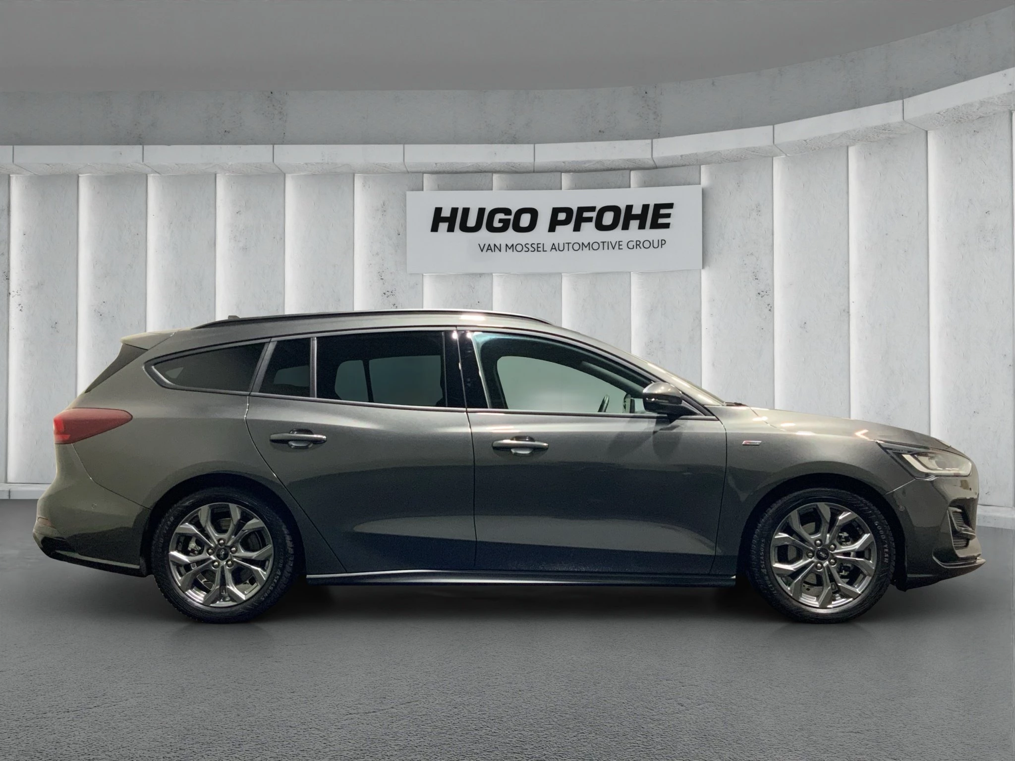 Ford Focus ST-Line X Turnier Aut.*AHK*ACC*HUD*KAM*NAVI*WINTER-PKT.