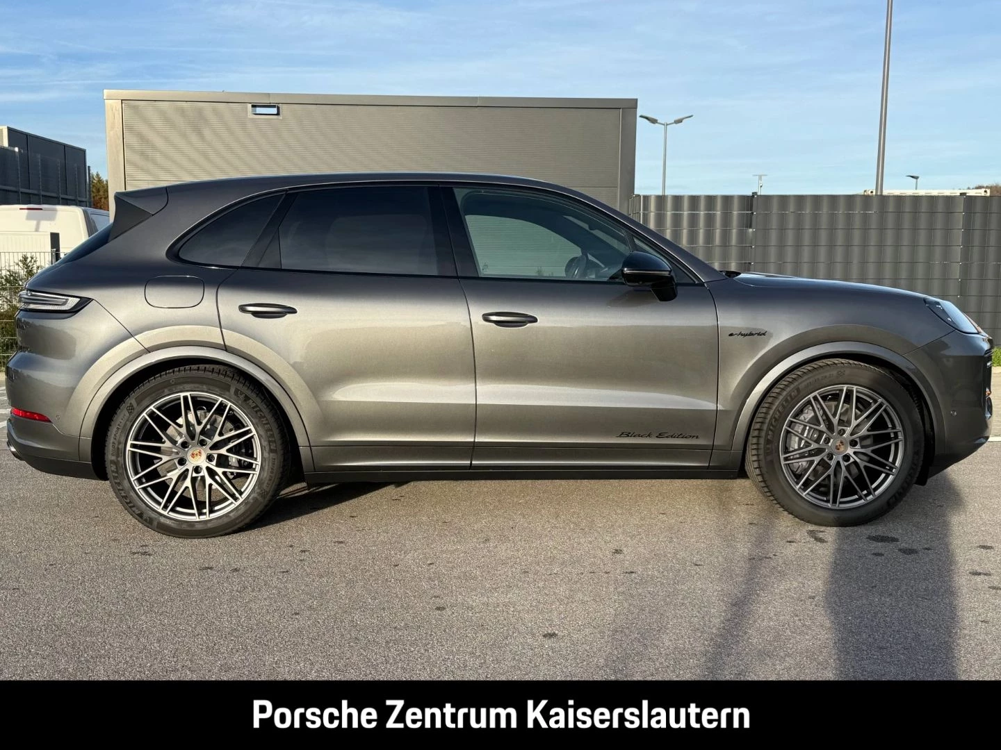 Porsche Cayenne E-Hybrid Black Edition HA-Lenkung 21-Zol black edition