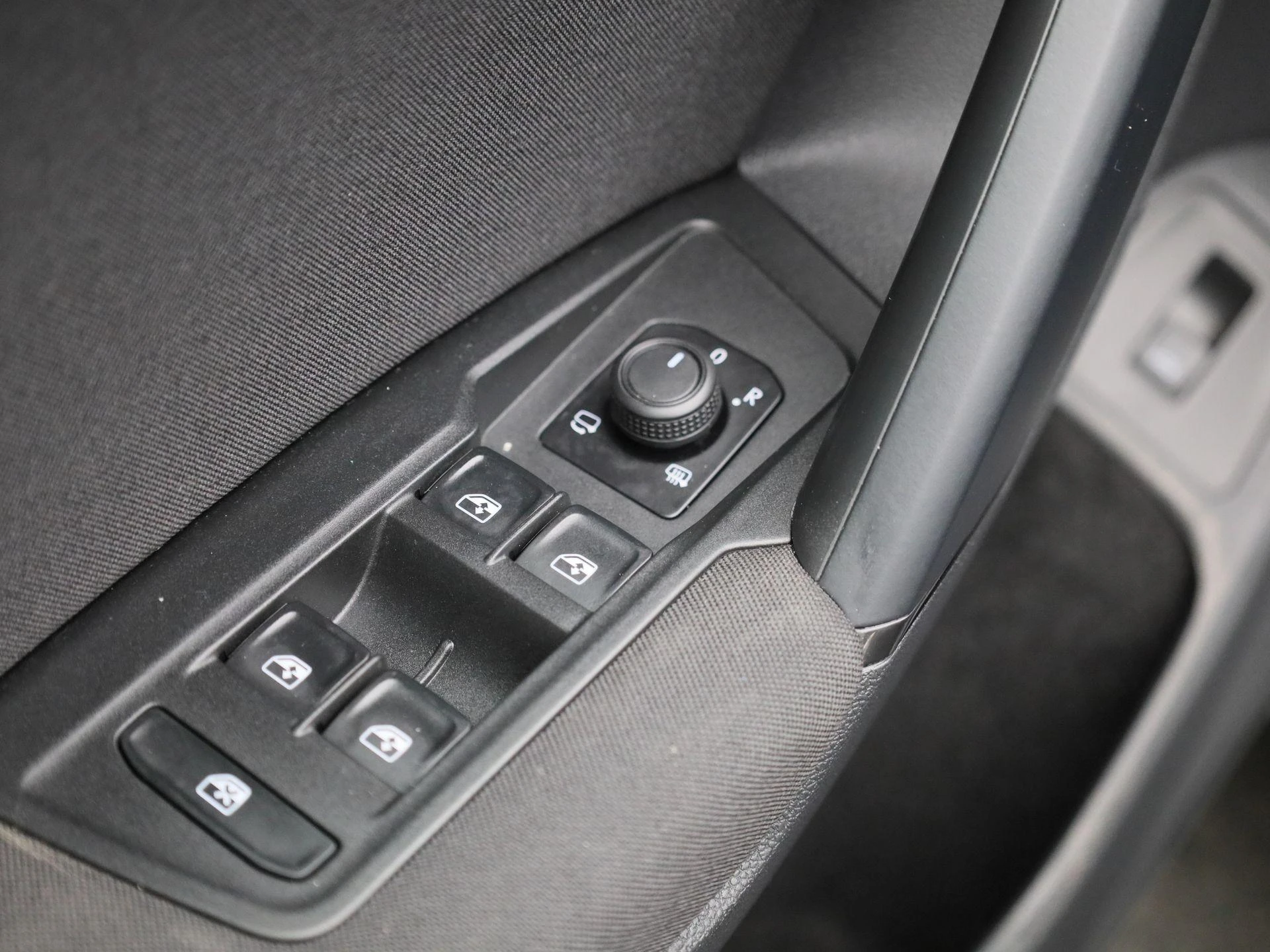 Volkswagen-Tiguan-image-33