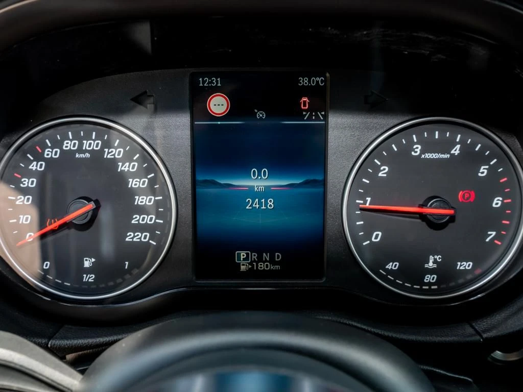 Mercedes-Benz-T-Klasse 180-image-13