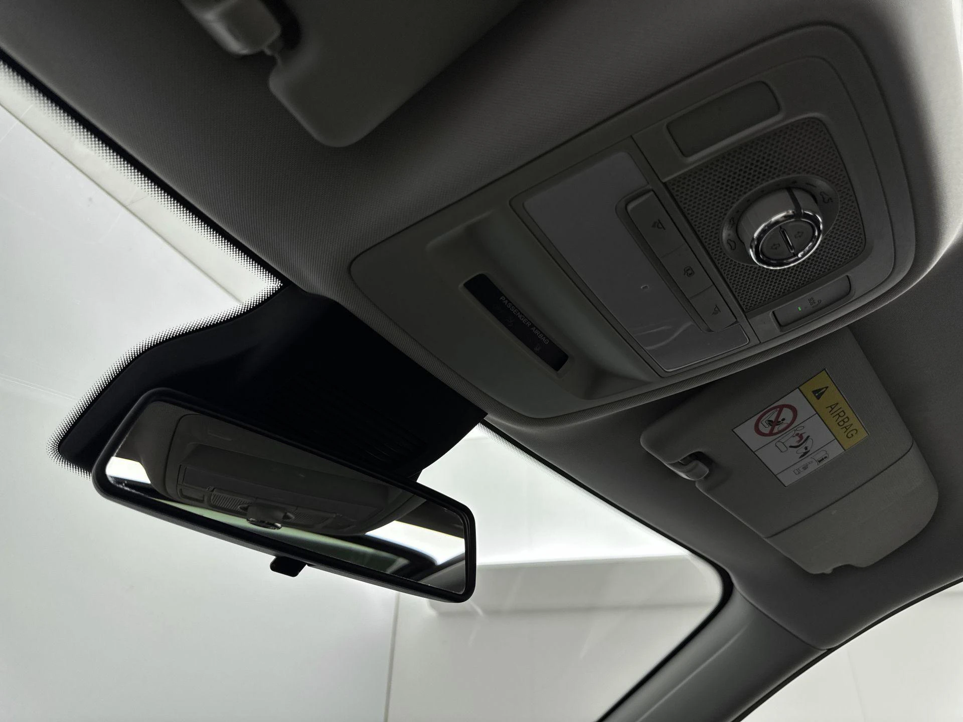 MG-ZS EV-image-9