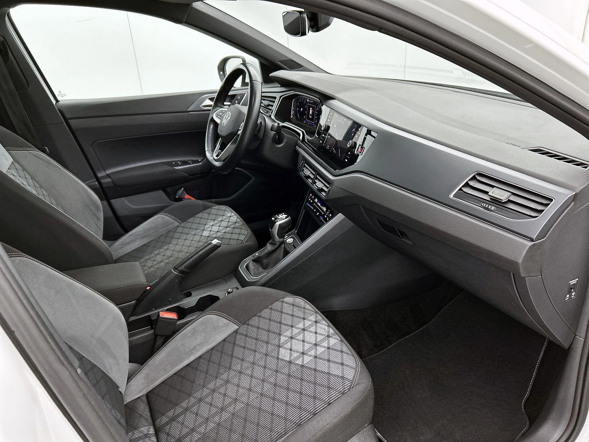 Volkswagen-Taigo-image-22