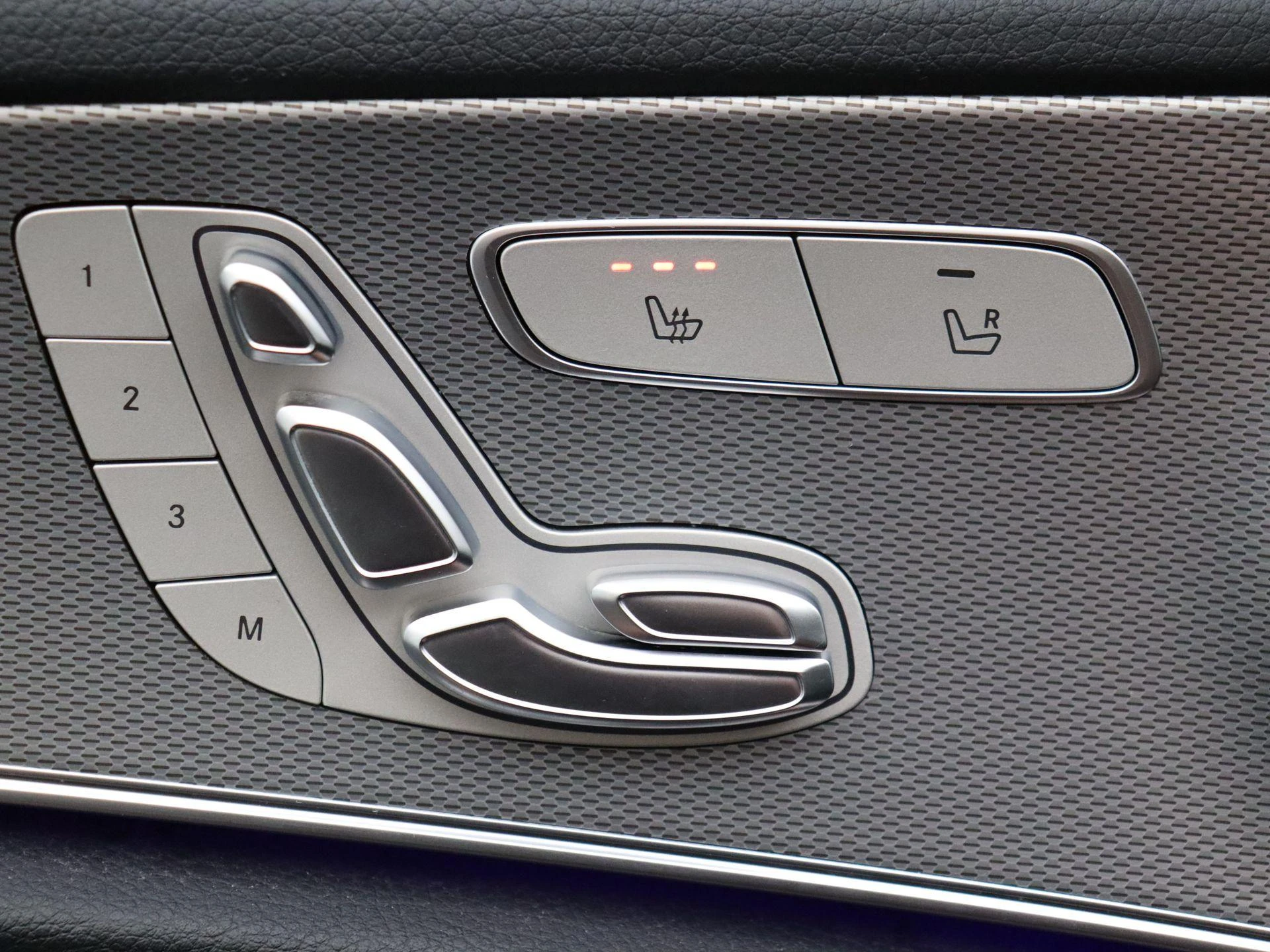 Mercedes-Benz-Classe E-image-9