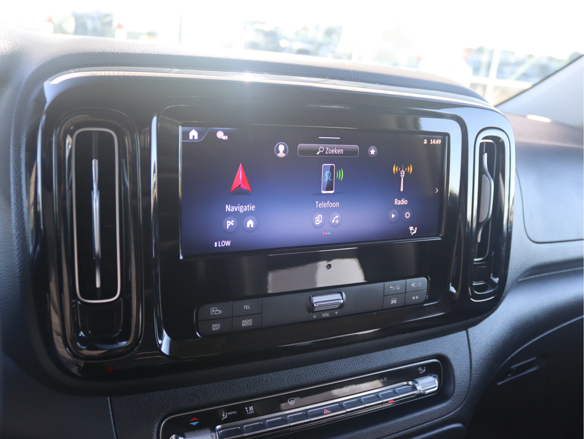 Mercedes-Benz-Vito-image-8