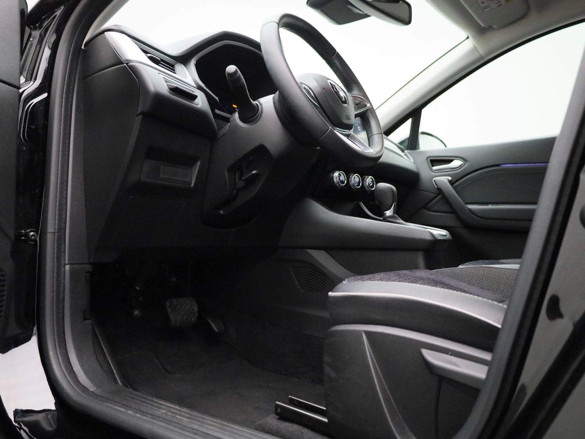 Renault-Captur-image-26