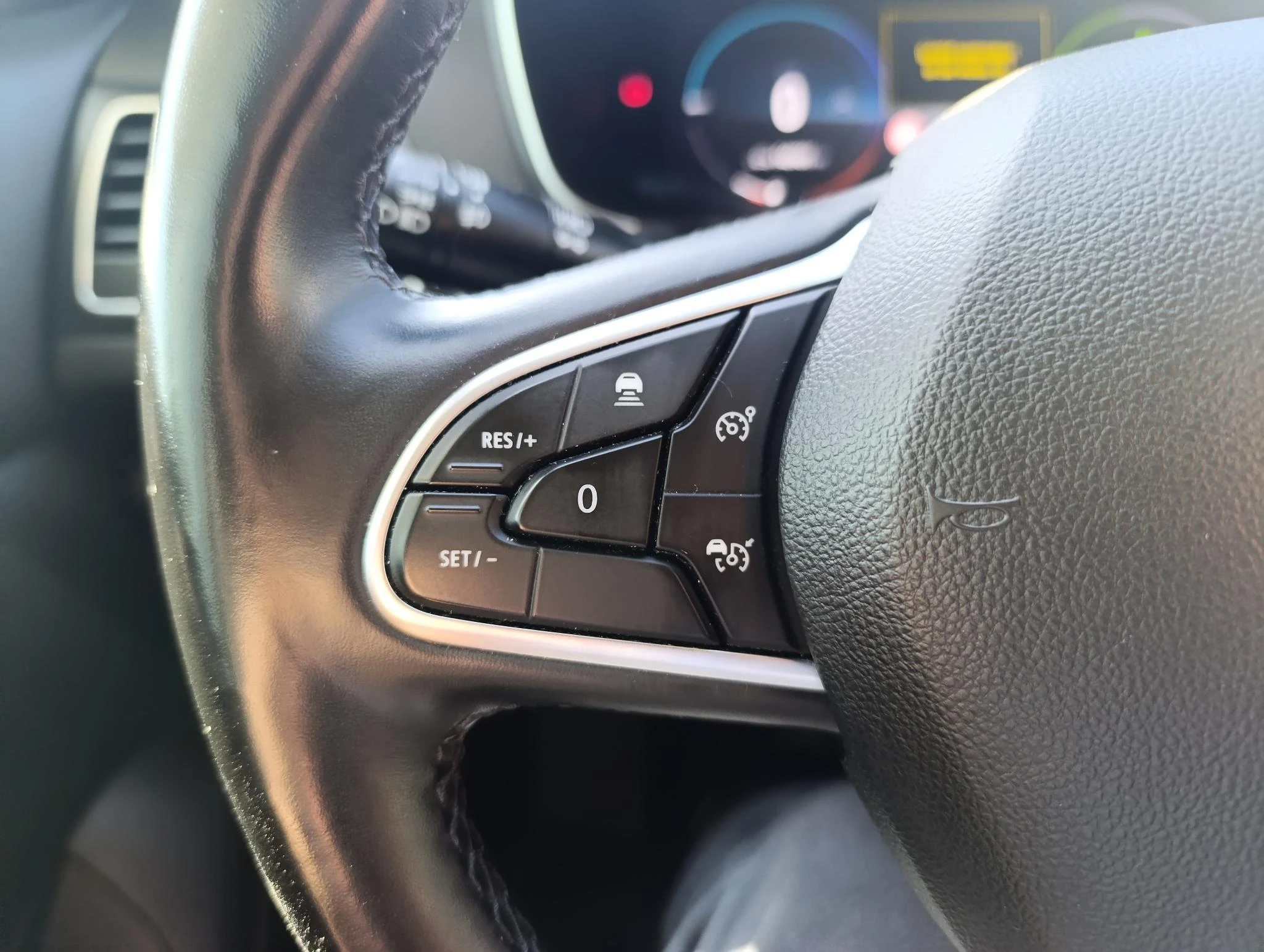 Renault-Megane E-Tech-image-25