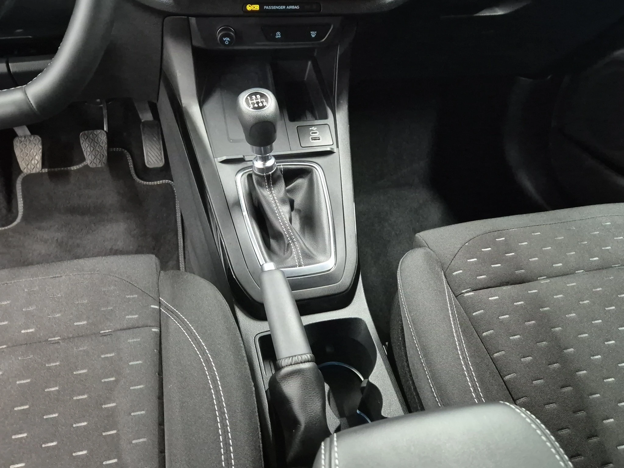 Ford-Puma-image-13