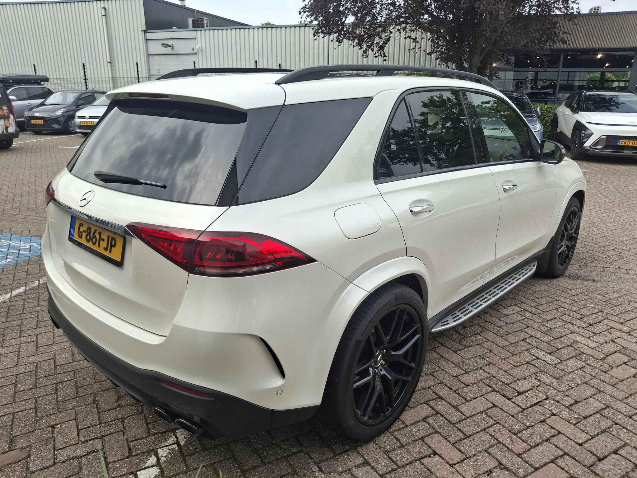 Mercedes-Benz-GLE-image-4