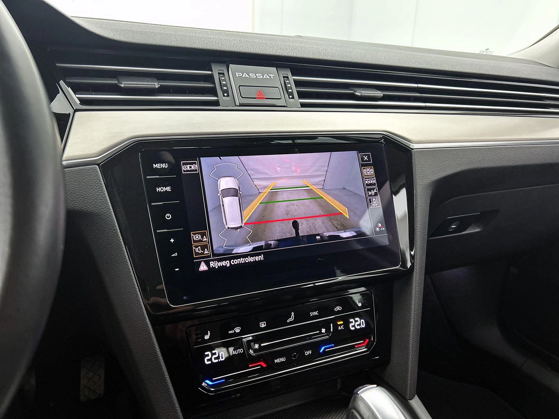 Volkswagen-Passat-image-14