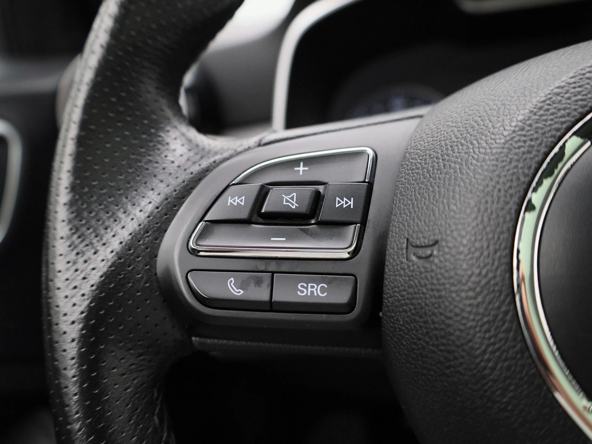 MG-ZS EV-image-16