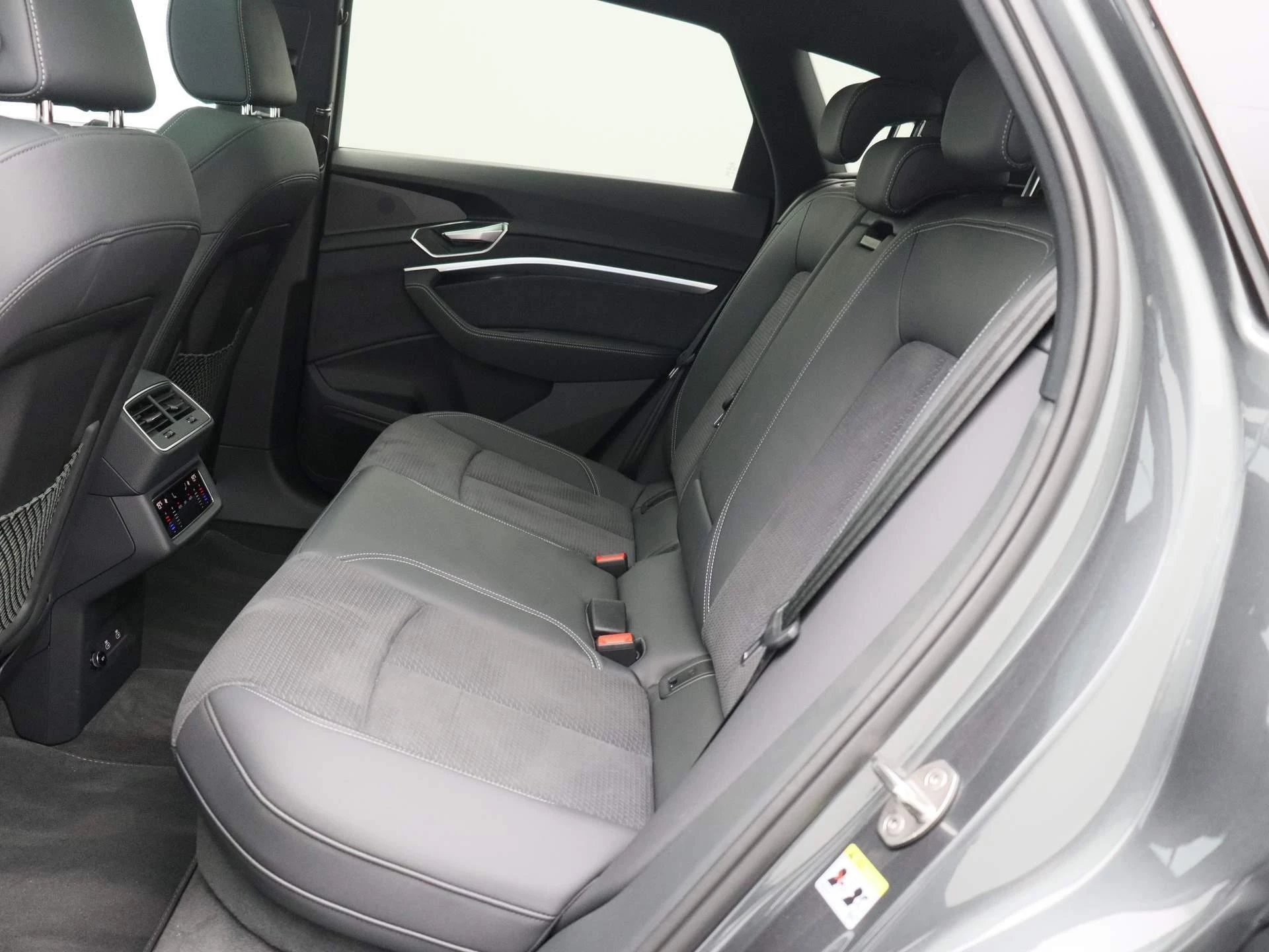 Audi-Q8 e-tron-image-16