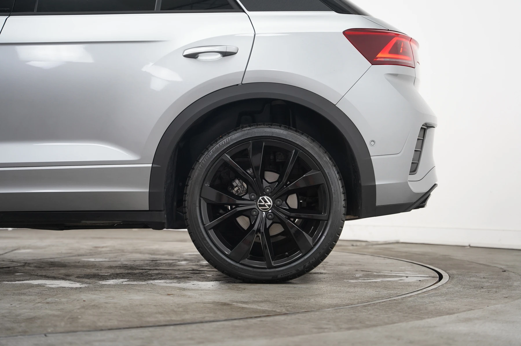 Volkswagen-T-Roc-image-31