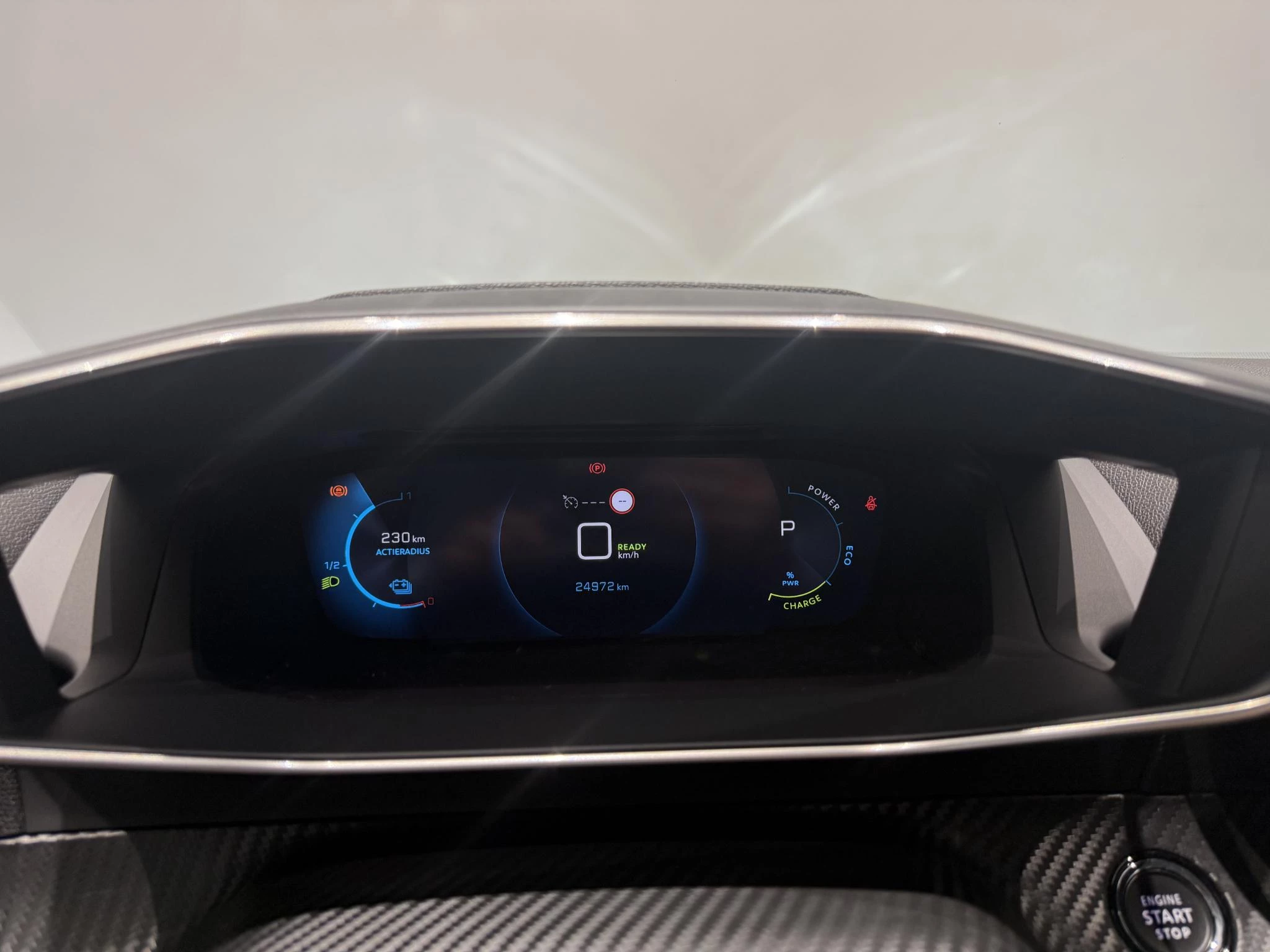 Peugeot-e-2008-image-11