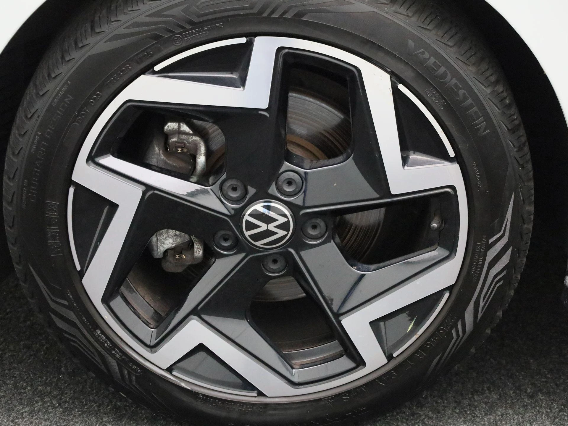 Volkswagen Golf 1.5 eTSI R-Line Edition