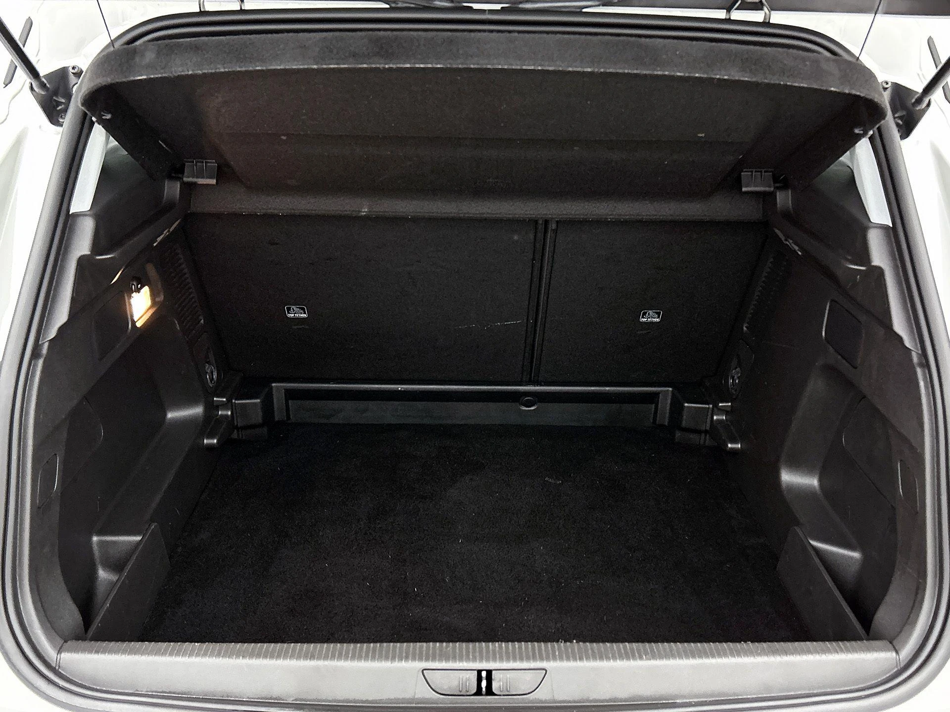 Opel-Grandland X-image-16